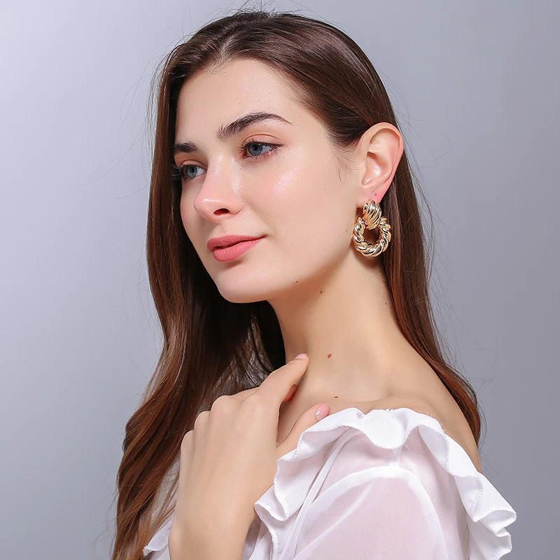 Hot Sale Gold Color Metal Drop Earrings Fine Jewelry Accessories Statement Hanging Dangle Pendientes Bijoux For Women